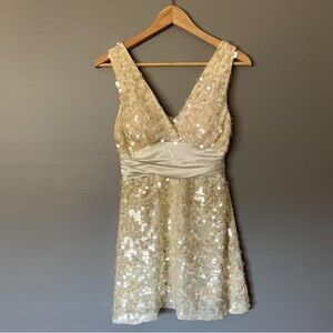 Cream sequin empire Waist v-neck mini dress
#partydress
Brand: XXI
Size: Small